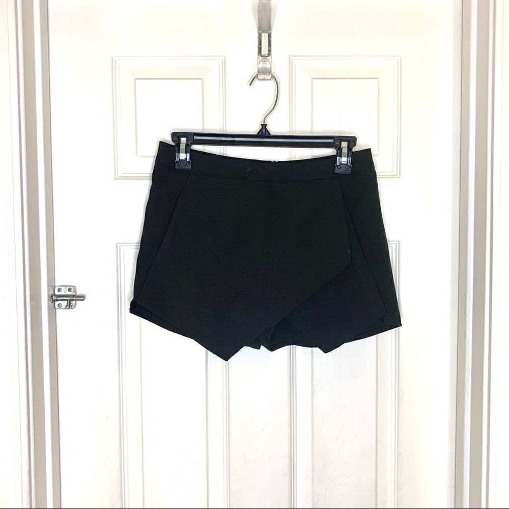 Missguided Black Shorts Size 4